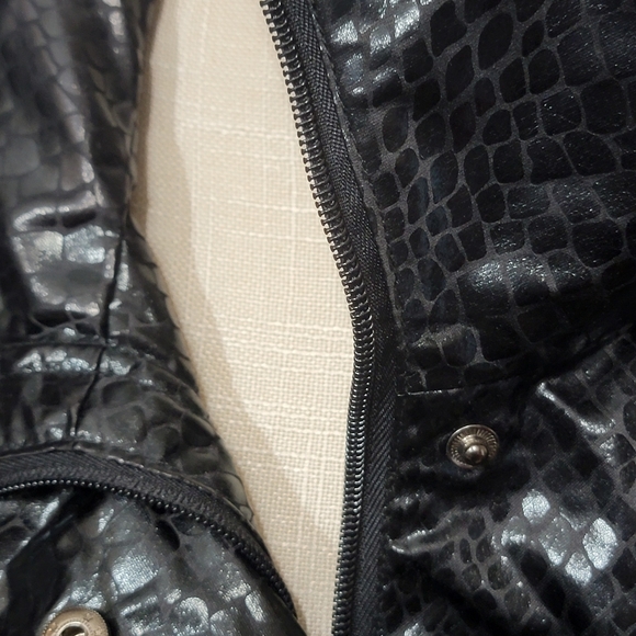 Chicos Womens Black Faux Snakeskin Zip Up & Snap w/ Belt Size 2 (Large) #521 - Picture 6 of 12